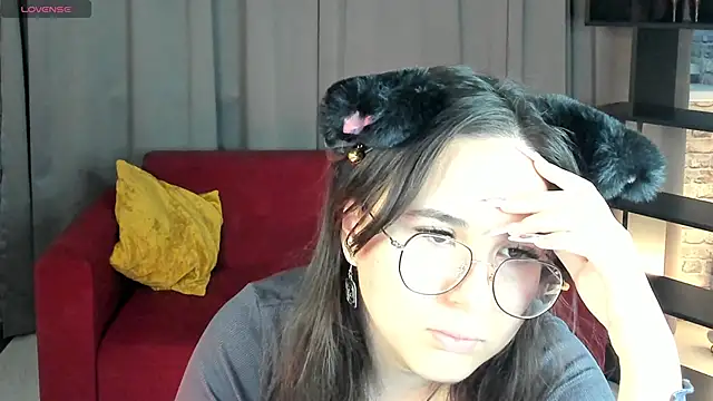 Snapshot of leylamirage chatting on April 5, 12:24 pm leylamirage online show from April 5, 12:24 pm