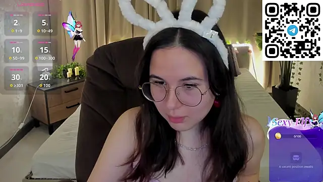 Snapshot of leylamirage chatting on April 22, 1:34 pm leylamirage online show from April 22, 1:34 pm