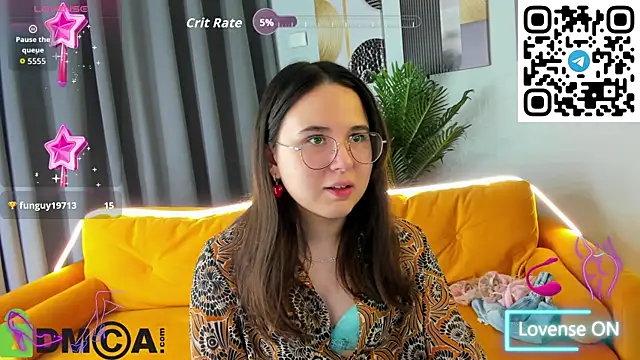 Snapshot of leylamirage chatting on April 26, 12:25 pm leylamirage online show from April 26, 12:25 pm