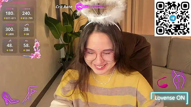 Snapshot of leylamirage chatting on May 11, 12:22 pm leylamirage online show from May 11, 12:22 pm
