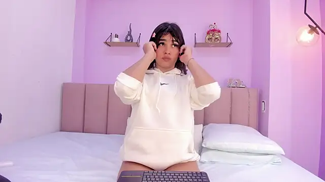 camila scoth online show from July 27, 12:01 pm
