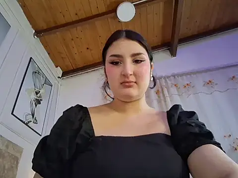 zoe moon   online show from June 13, 12:47 pm