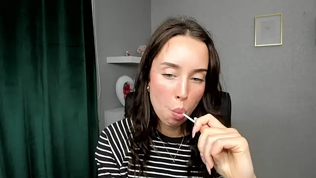 AdeleSolo online show from July 6, 3:03 pm