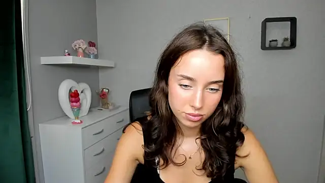 AdeleSolo online show from July 31, 12:37 pm