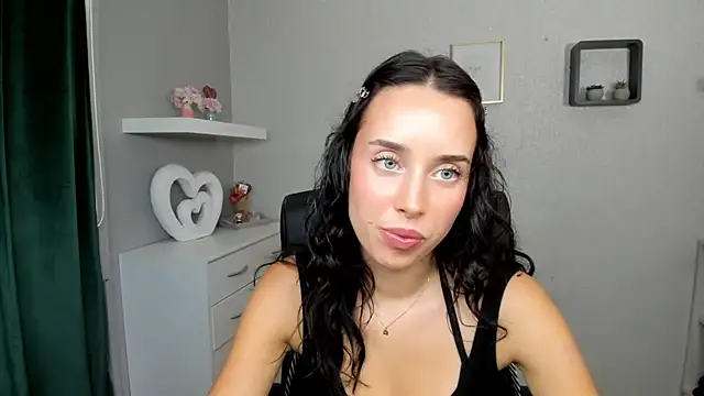 AdeleSolo online show from August 4, 12:41 pm