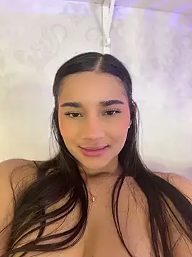 Snapshot of AlessiaVallmont chatting on July 23, 8:18 pm AlessiaVallmont online show from July 23, 8:18 pm