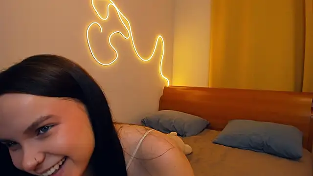 LeilaErcolani online show from March 10, 7:08 pm