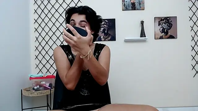 skinnysexy18 online show from April 28, 7:52 pm