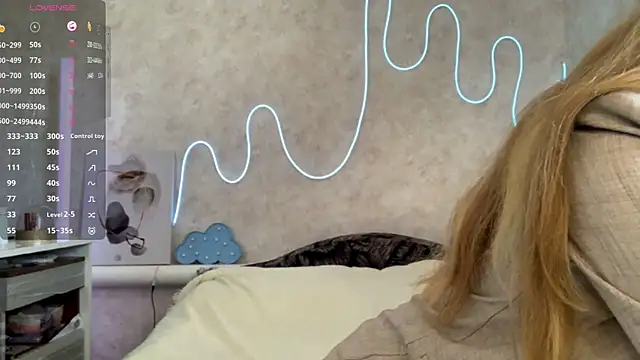 VictoriaDeese online show from June 5, 3:13 am