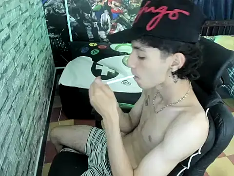 wex 077 online show from March 3, 1:12 am