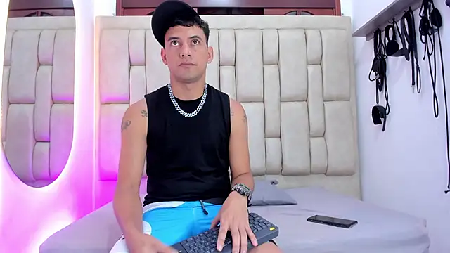 Snapshot of STEVEN_OS chatting on June 17, 7:15 pm STEVEN OS online show from June 17, 7:15 pm