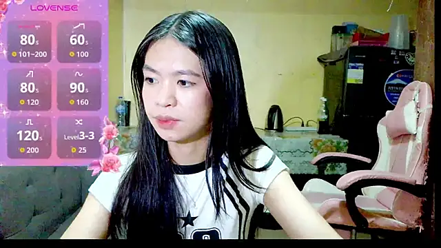 Snapshot of Luna_Moonfang chatting on July 26, 9:54 pm Luna Moonfang online show from July 26, 9:54 pm