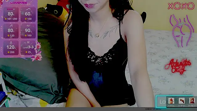 Snapshot of Luna_Moonfang chatting on July 28, 2:35 pm Luna Moonfang online show from July 28, 2:35 pm