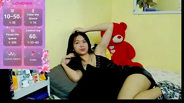 Snapshot of Luna_Moonfang chatting on July 28, 3:21 pm Luna Moonfang online show from July 28, 3:21 pm