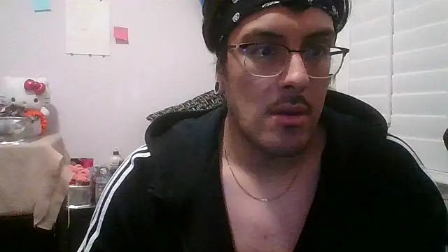 Snapshot of SloppyPapi777 chatting on February 19, 1:40 pm SloppyPapi777 online show from February 19, 1:40 pm