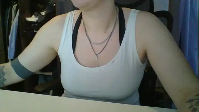 Snapshot of Geileboef28 chatting on April 8, 5:07 am Geileboef28 online show from April 8, 5:07 am