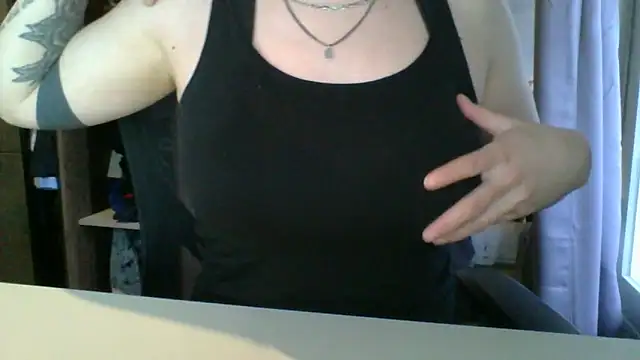 Snapshot of Geileboef28 chatting on April 9, 5:40 am Geileboef28 online show from April 9, 5:40 am