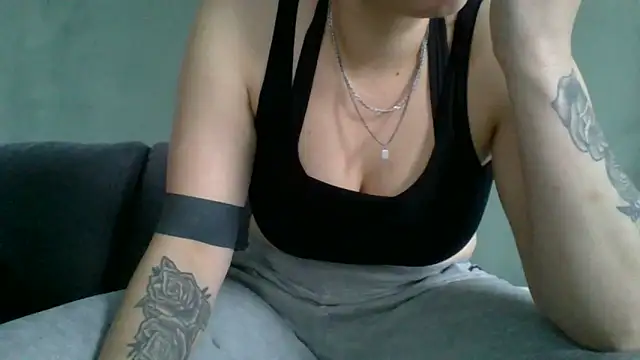 Snapshot of Geileboef28 chatting on April 20, 3:37 pm Geileboef28 online show from April 20, 3:37 pm