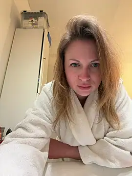 Frenchgirl45 online show from February 28, 7:37 pm