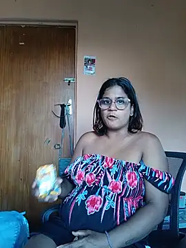 indianstrawberrylips4u online show from May 15, 8:32 am