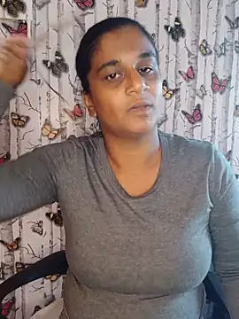 indianstrawberrylips4u online show from May 19, 1:28 pm