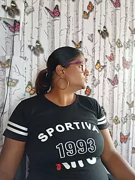 indianstrawberrylips4u online show from May 20, 9:59 am