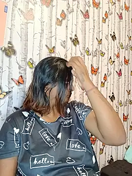indianstrawberrylips4u online show from July 8, 6:45 pm