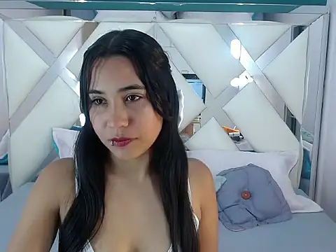 Kate Hewson online show from March 10, 12:37 am