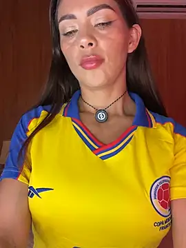 Snapshot of samanta_94 chatting on July 3, 9:10 pm samanta 94 online show from July 3, 9:10 pm