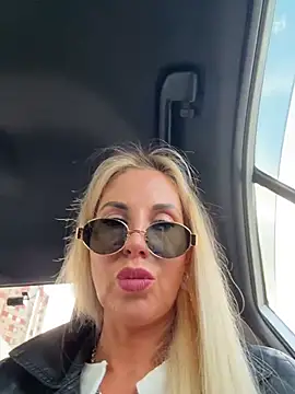 LisaMurr online show from April 27, 1:31 pm