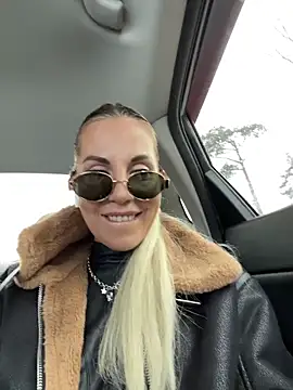 LisaMurr online show from April 28, 12:21 pm