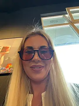 LisaMurr online show from May 14, 12:01 pm