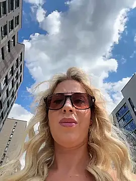 LisaMurr online show from July 1, 11:12 am