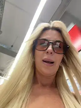 LisaMurr online show from July 5, 2:02 pm