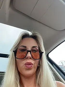 LisaMurr online show from July 7, 12:31 pm