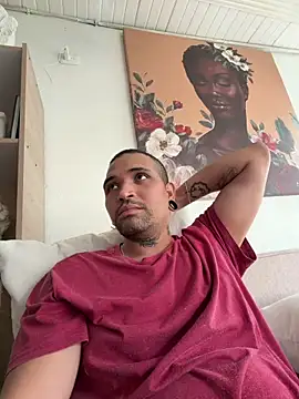 Snapshot of Simone026 chatting on March 13, 8:48 pm Simone026 online show from March 13, 8:48 pm