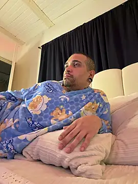 Snapshot of Simone026 chatting on March 15, 3:45 am Simone026 online show from March 15, 3:45 am