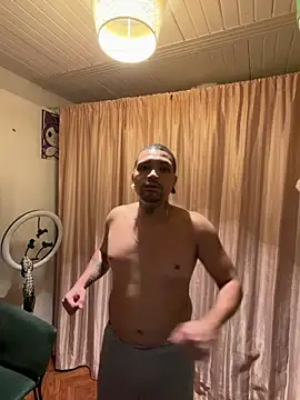 Snapshot of Simone026 chatting on March 20, 10:36 pm Simone026 online show from March 20, 10:36 pm