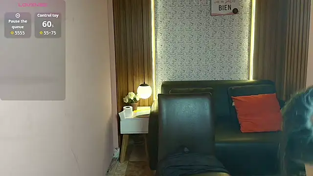 MoriahStorm online show from July 15, 12:54 pm