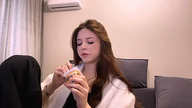 adelecloud online show from February 19, 8:32 am