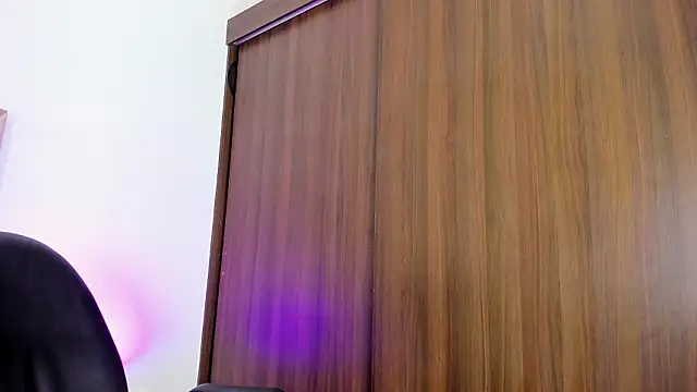 Annie Parkerr online show from March 17, 6:11 pm