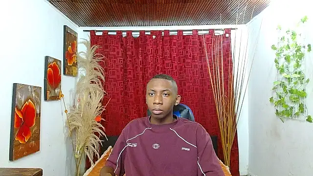 milo018 online show from February 22, 7:19 am