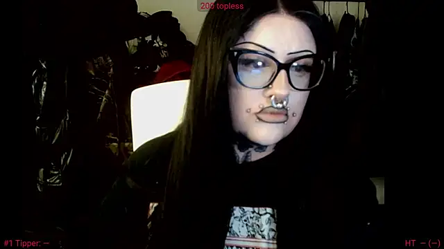 Snapshot of grindhouseho chatting on May 23, 4:18 am grindhouseho online show from May 23, 4:18 am