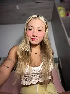 Dulce Sofi  online show from June 7, 10:24 pm