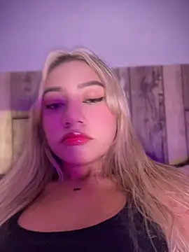 Dulce Sofi  online show from June 8, 10:10 pm