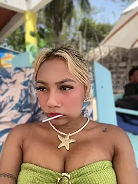 Dulce Sofi  online show from June 13, 4:05 pm