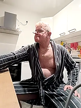 olivbisoumis online show from February 26, 6:56 am