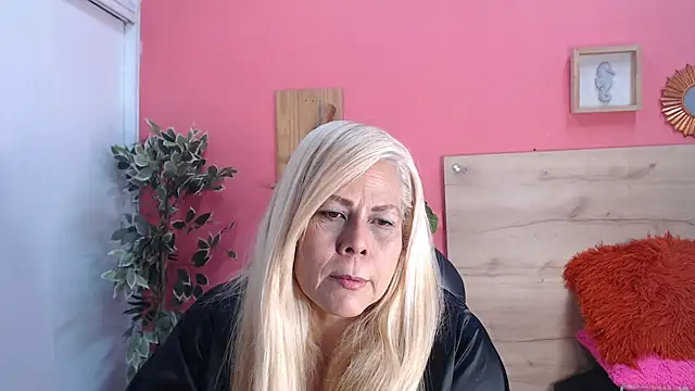 eva colen50 online show from August 1, 4:50 pm
