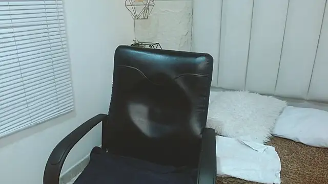 jackie tk online show from July 6, 7:38 pm