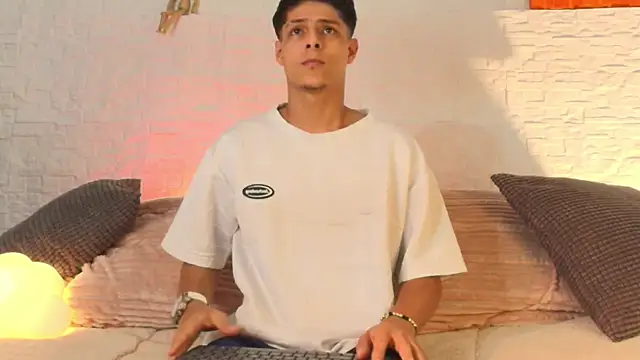 Eliassalvatore  online show from April 29, 10:49 pm